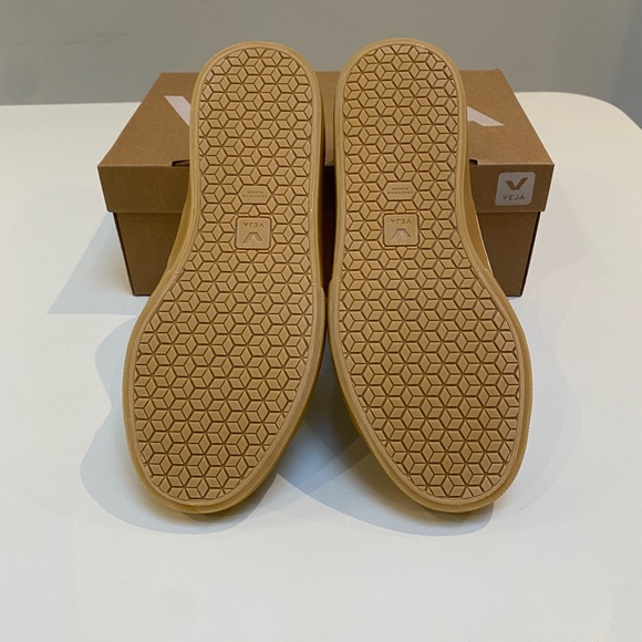 Veja Campo Leather Sneaker Extra White/Natural/Gum Sole 39EU/8US, 40EU/9US NIB - Picture 7 of 11